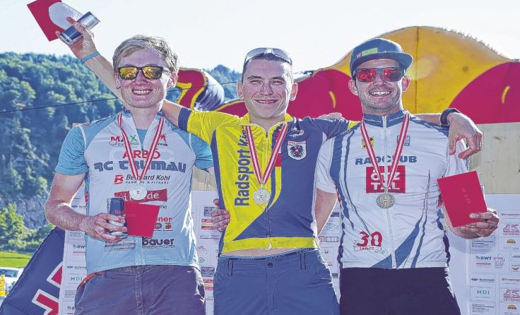Gerhard Krenn (Mi.) triumphierte bei der Nockstein Trophy. Foto: Arbö Radsport Kiesl