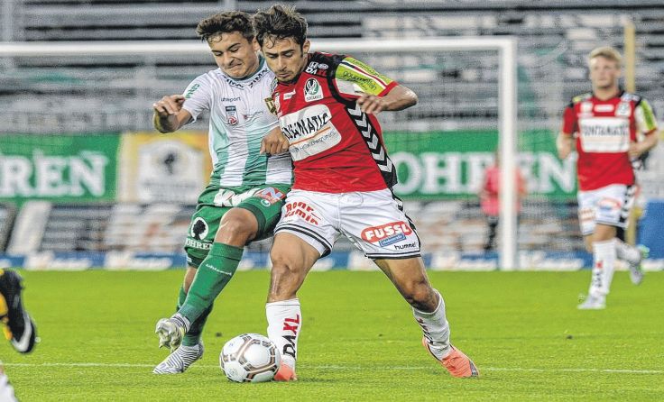 Mit einem Traumtor brachte Ilkay Durmus (vo.) Ried auf die Siegerstraße. Foto: GEPA