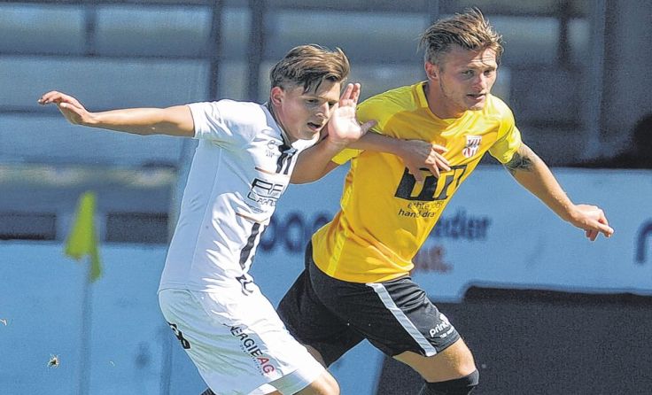 Mateo Kvesa (l) verlor mit den LASK Juniors OÖ in Kärnten 3:4. Foto: Meier