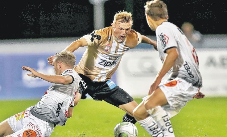 Auch der eingewechselte Thomas Goiginger traf nicht ins WAC-Gehäuse. Foto: GEPA