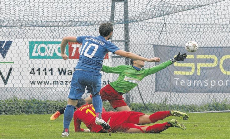 Doppelpack: Altenfeldens Fabian Hable (Nr. 10) versenkte Ulrichsberg. Foto: Pirkes