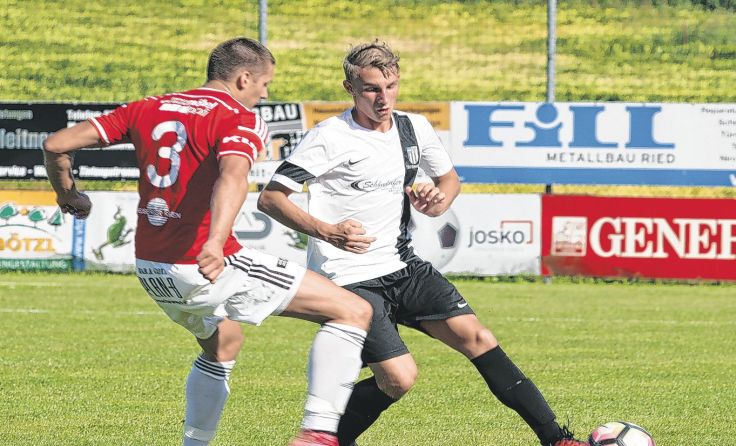 Als einziges Team noch sieglos ist Aufsteiger Utzenaich (r. Lukas Moser). Foto: Pirkes