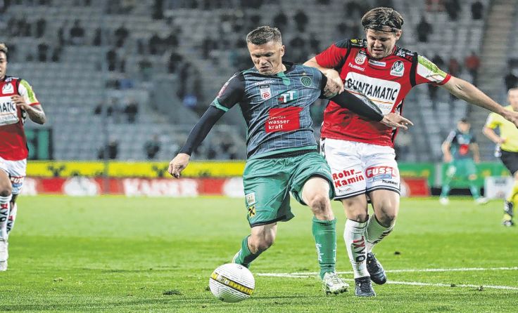 Peter Haring (r.) traf für die SV Ried in Innsbruck zum Ausgleich. Foto: GEPA