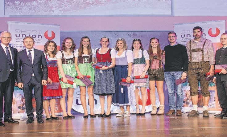 Modebewusst und ballsicher: Das Frauenfußballteam der Sportunion Nußbach