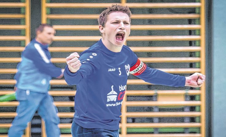 Froschbergs Kapitän Valentin Weber bejubelt den Einzug in die Endrunde. Foto: bewo