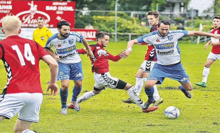 Unbedingt die Liga halten wollen die Jungen Wikinger Ried (in Rot). Foto: Hörmandinger