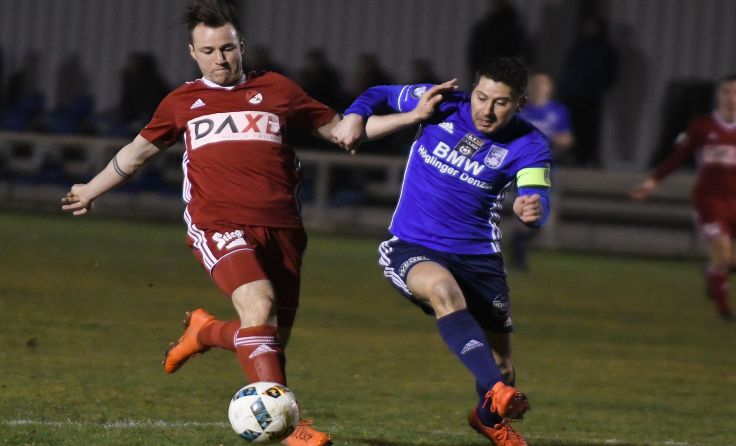 Edelweiß Linz (r. Marius Bogdan) fertigte Schlusslicht Andorf 4:1 ab. Foto: Meier