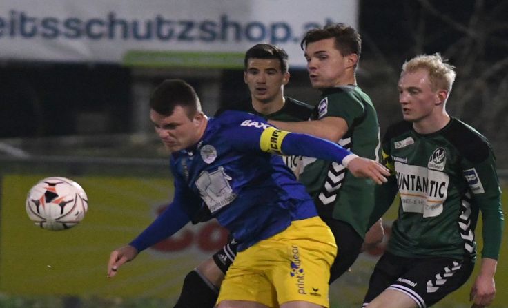 Eine 0:3-Heimschlappe kassierte Donau (l. Kapitän Nenad Vidackovic). Foto: Meier