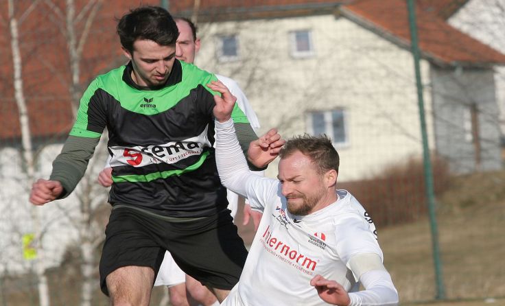 Kollerschlag (r. Franz Lanzerstorfer) besiegte Schenkenfelden 2:1. Foto: Pirkes