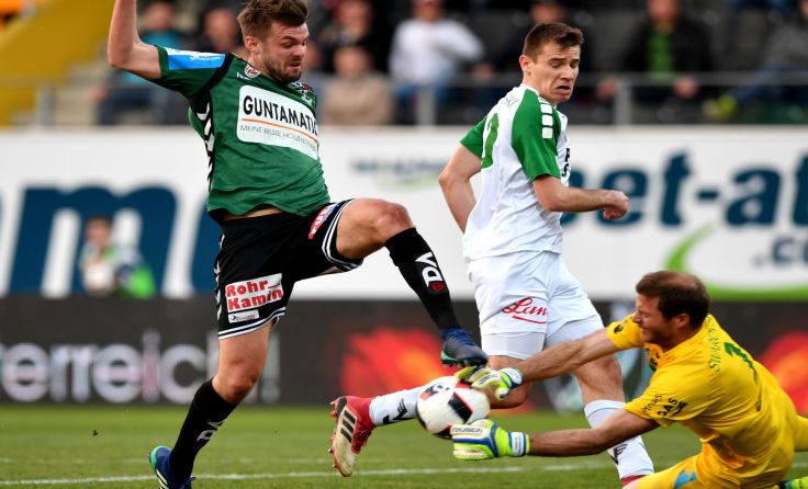 Einen Heimsieg gegen Wattens feierte der SV Guntamatic Ried (l. Philipp Prosenik). Foto: GEPA