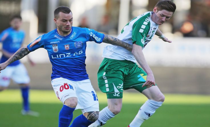 Gabriel Lüchinger (l.) verlor mit Blau-Weiß in Wattens 0:1. Foto: GEPA