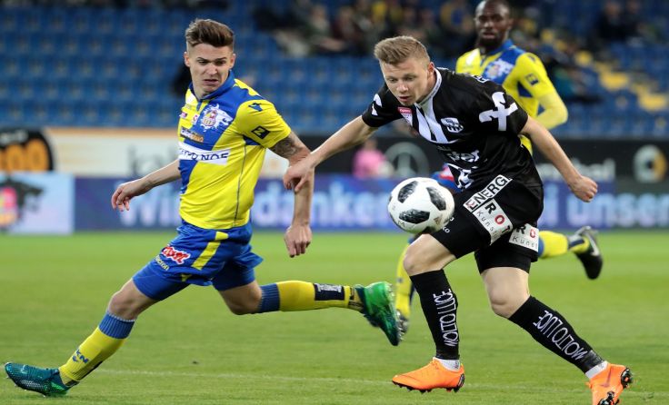 Seriensieger LASK (r. Maximilian Ullmann) ließ auch das Schlusslicht stehen. Foto: GEPA
