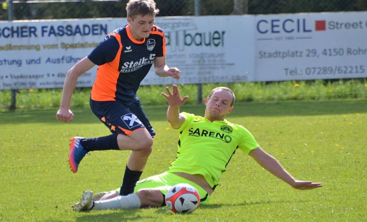Der Tabellendritte Arnreit (l.) setzte sich in Klaffer klar mit 3:0 durch. Foto: Lindorfer