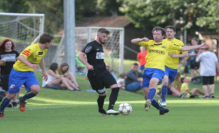 Der Tabellenzweite St. Martin/M. fertigte Absteiger Lembach 4:0 ab. Fotos: Pirkes