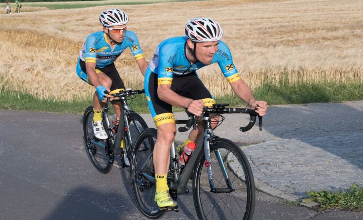 Stephan Rabitsch (r.) gewann die OÖ-Tour vor Teamkollege Riccardo Zoidl (l.).
