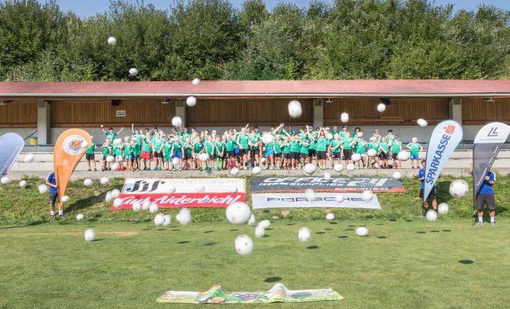 80 Jungkicker bevölkerten das Camp von Lukas Leitner und Franz Ganser. Foto: FFF