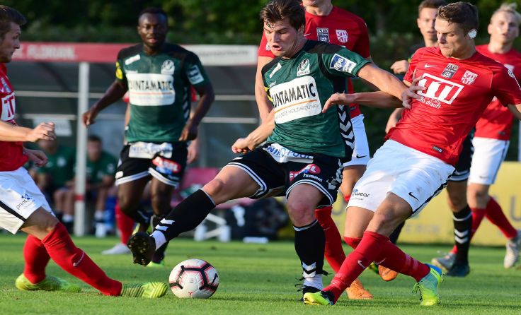 Nach zwei Remis schlugen die Wikinger (Mi. Stefano Surdanovic) gnadenlos zu. Foto: Meier