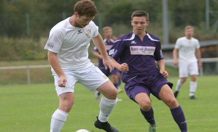 Aigen-Schlägl (l. Martin Gahleitner) besiegte daheim Gramastetten 2:1. Foto: Pirkes