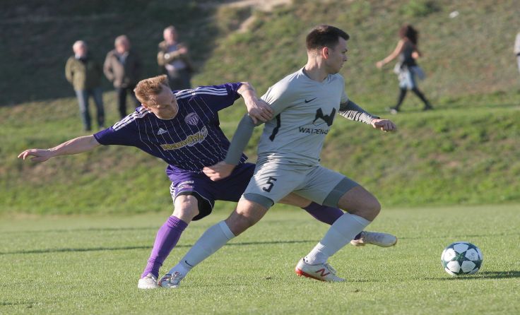 Esternberg (l.) und Schärding trennten sich im Derby 2:2-remis. Foto: Pirkes