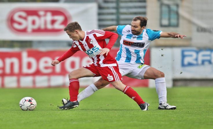 Tabellenführer Andorf (l.) teilte beim 1:1 mit Schwanenstadt08 die Punkte.