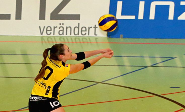 Von der Tabellenspitze lachen Jessica Niles und ihre Spielkameradinnen. Foto: Askö/Plohe