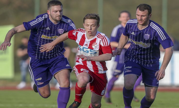 Andorf (Mi.) und Esternberg trennten sich im Schärdinger Bezirksderby torlos. Foto: Furtner