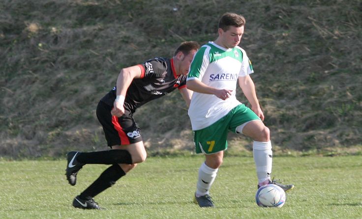 Klaffers Michael Kasper (re.) erzielte das zwischenzeitliche 2:2. Foto: Pirkes