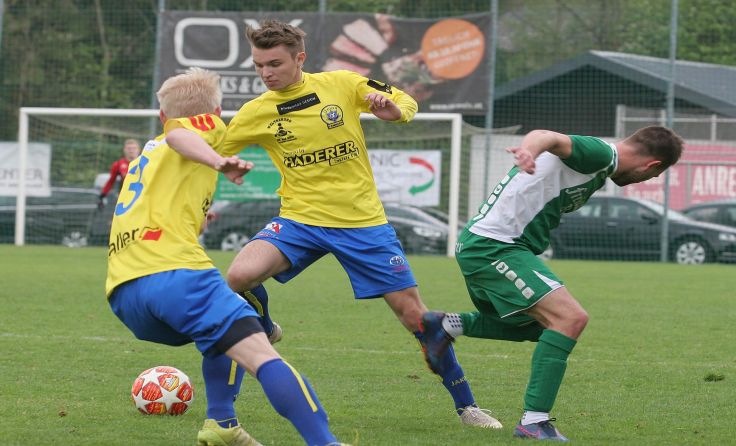 Jakob Pechmann ließ mit Lembach den SV Freistädter Bier aussteigen. Fotos: Pirkes