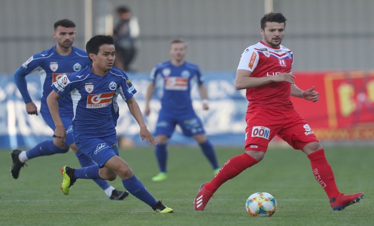 Franjo Dramac (re.) verlor mit Blau-Weiß beim Vorletzten Horn 0:3. Foto: GEPA