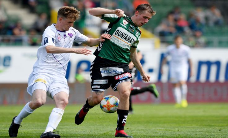 Einen herben Rückschlag musste die SV Ried (re. Patrik Eler) hinnehmen. Foto: GEPA