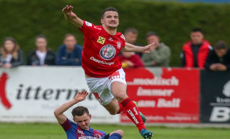 Mijo Miletic nahm mit Union Gurten souverän die Hürde Lendorf. Foto: Furtner
