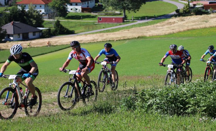 Mountainbiker und Rennradler beleben die 11. hansBERG Challenge. Foto: SSU