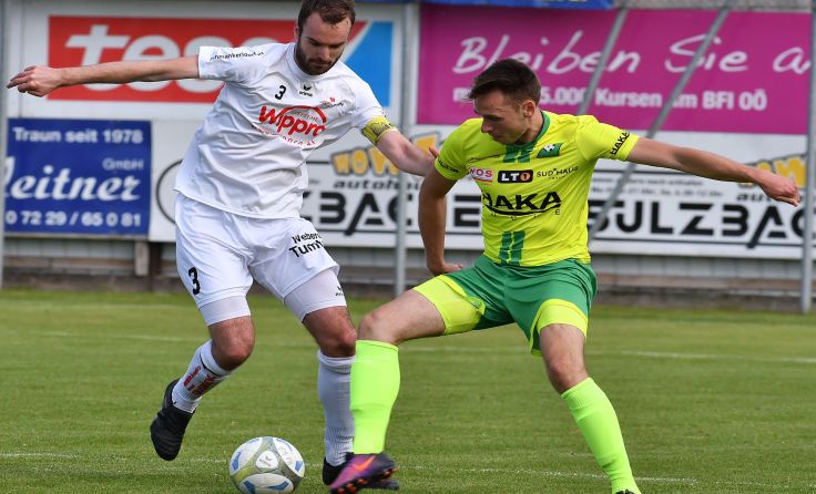 Pero Rakusic (re.) schaffte mit Traun den Landesliga-Klassenerhalt. Fotos: Meier