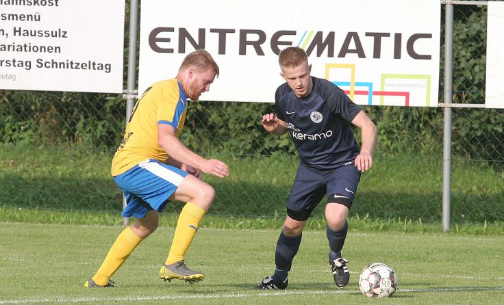 Der Zweite Neufelden setzte sich in Niederwaldkirchen mit 3:2 durch. Foto: Pirkes