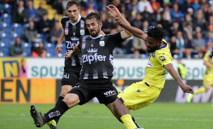 Marvin Potzmann (li.) traf bereits in Minute sieben zur LASK-Führung. Foto: GEPA