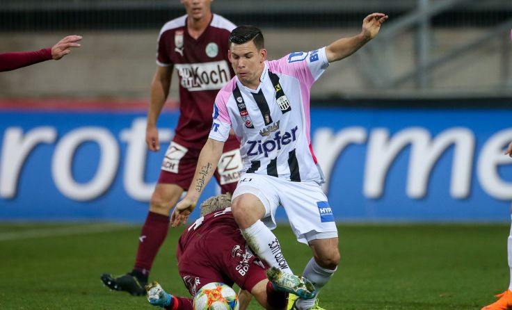 An einer denkwürdigen LASK-Partie beteiligte sich Peter Michorl (vo.). Foto: GEPA