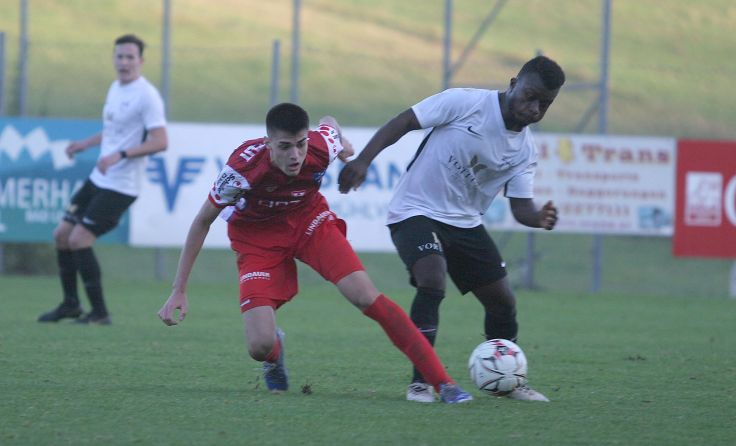 Tarik Secic (li.) traf für die Blau-Weißen Jungs in Bad Leonfelden. Foto: Pirkes