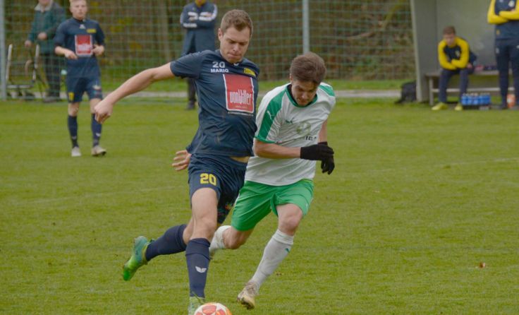 Die letzte Partie für SV Haslach spielte Kapitän Mario Starlinger (li.). Foto: Prem