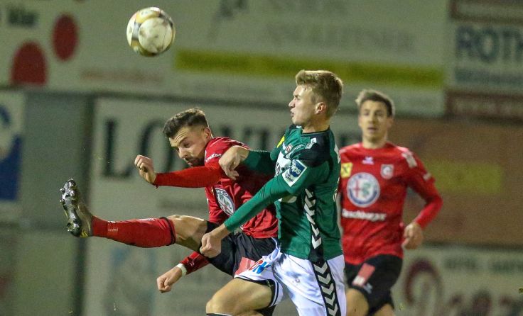 Gurten gewann das Heimderby gegen die Jungen Wikinger Ried (vo.). Foto: Furtner