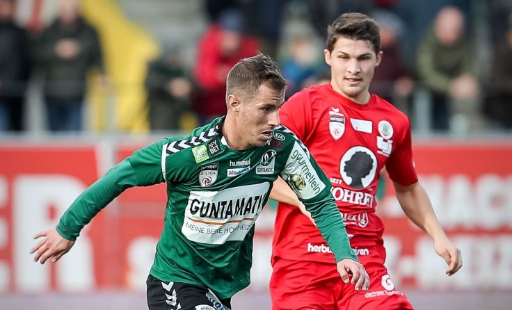 Stefan Nutz (li.) fertigte mit der SV Ried Aufsteiger Dornbirn 4:0 ab. Foto: GEPA