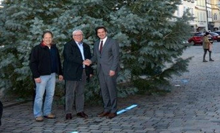 Bauhofleiter Anton Pichler, Altbürgermeister Wolfgang Mair, Bürgermeister Werner Krammer (v. l.)