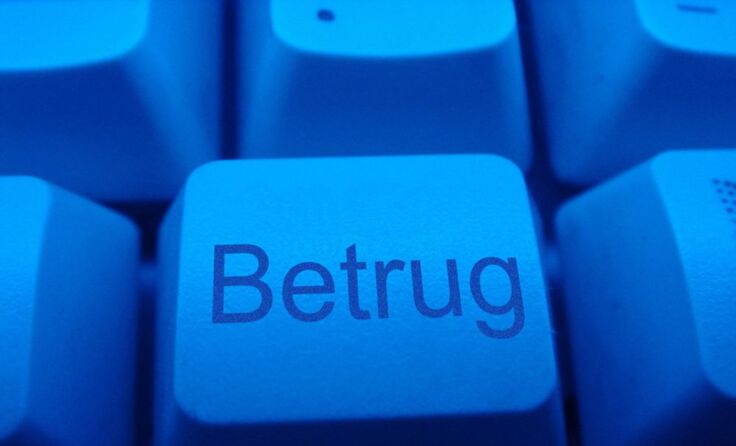 Ein Online-Gauner entlockte einer Frau die Codes für die Internet-Bankgeschäfte. (c) Wodicka