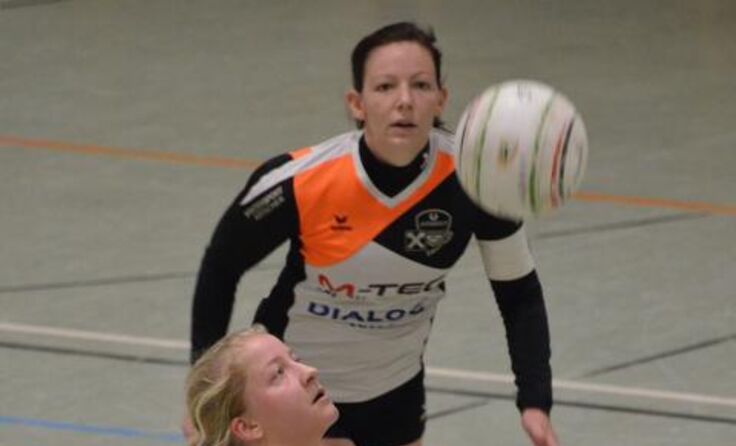 Auf die Faustballerinnen aus Arnreit warten starke Gegner. (c) Manfred Lindorfer