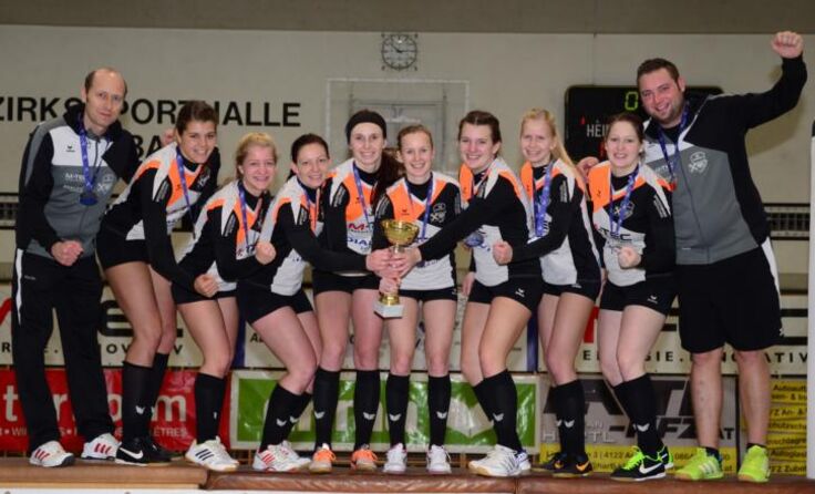 Trotz Niederlage im Finale durften die Faustball-Damen jubeln.