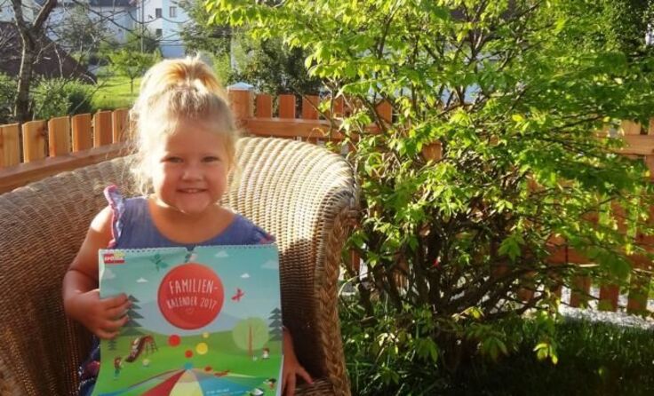Auch im Bezirk Rohrbach wird der Kalender zum Schulstart verteilt. (c) SP Rohrbach