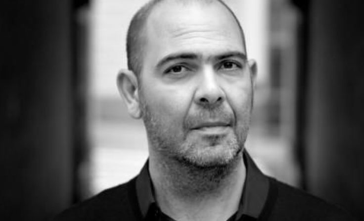 Eine Verschmelzung von Musik und Kabarett zaubert Hannes Ringlstetter. &copy; Ingo Pertramer 