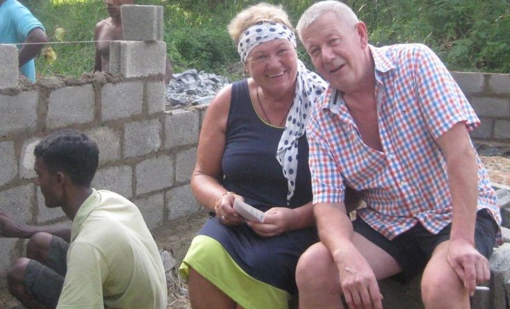 Anpacken lautet die Devise von Margit und Dietmar Wengler, die in Sri Lanka helfen.