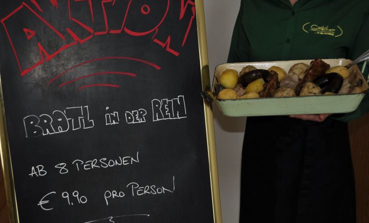 Spezialitäten vom Schwein warten im Gasthof Greiner ... in der Kohlstatt. 