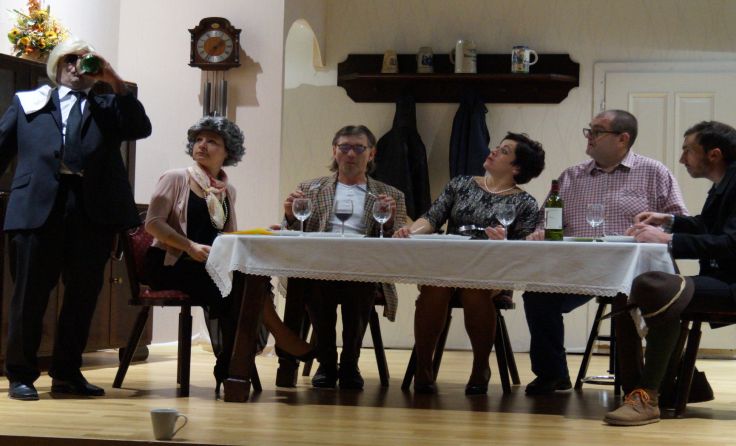 Die Pramtaler Volkstanzgruppe erobert wieder die Theaterbühne.