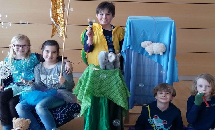 Spielerisch werden Kinder aus St. Florian­ die Geschichte zum Leben erwecken.